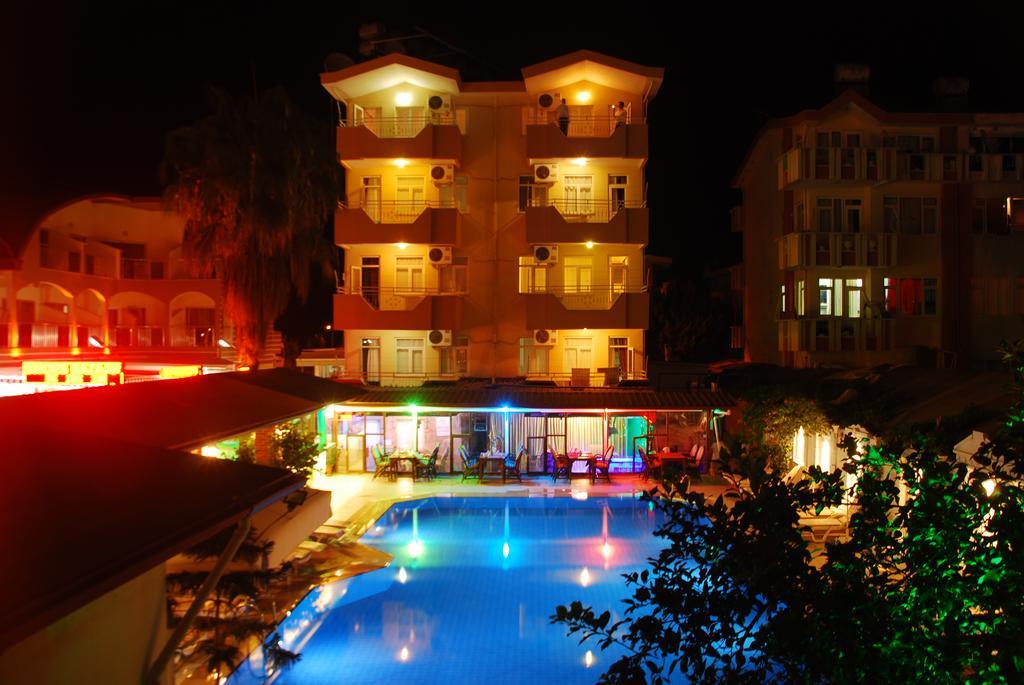 Side Orientt Apartments Bagian luar foto