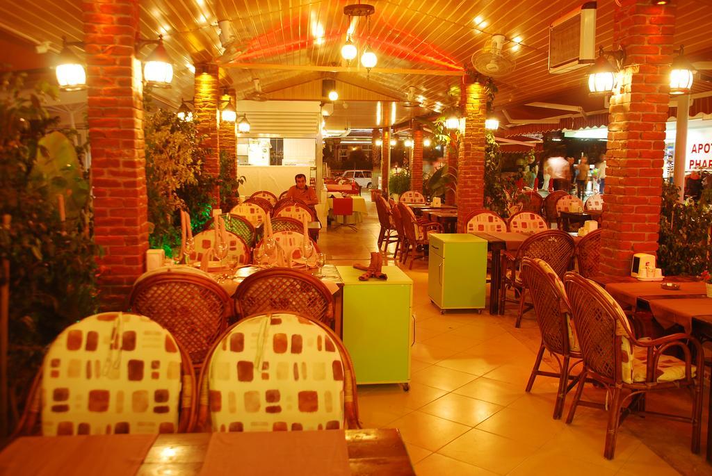 Side Orientt Apartments Bagian luar foto