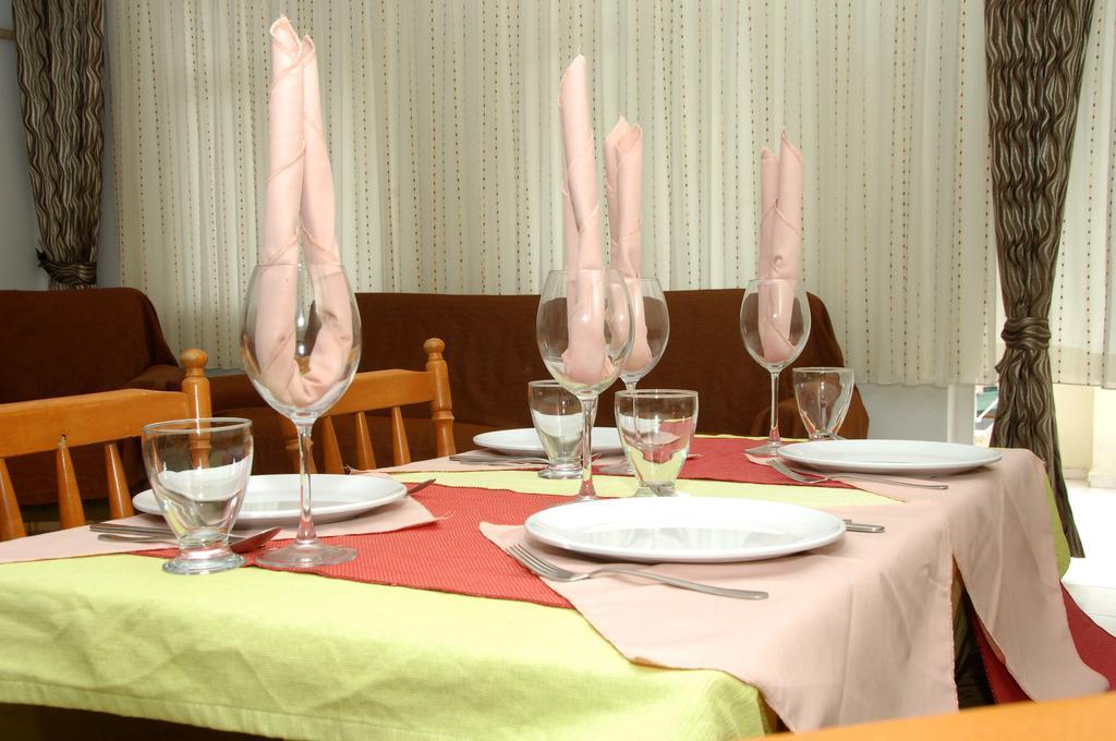 Side Orientt Apartments Bagian luar foto